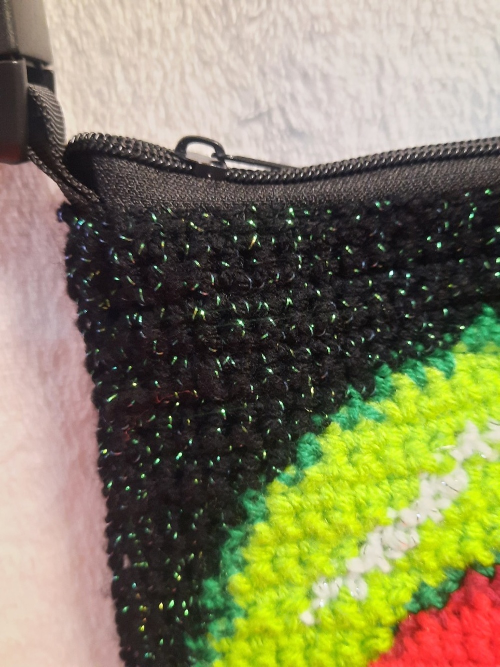 Handmade Crochet Glitter Poison Apple Shoulder Bag Evil Queen New Goth Emo Retro - Picture 3 of 6